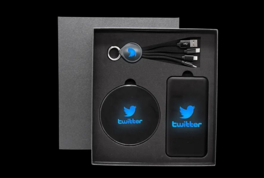 LED Fast wireless charger Gifts Set Gift with Power Bank Smart Promotional Gifts Set With Power Bank LED fast wireless charger